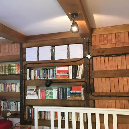 Skay Loft Bed & Breakfast *